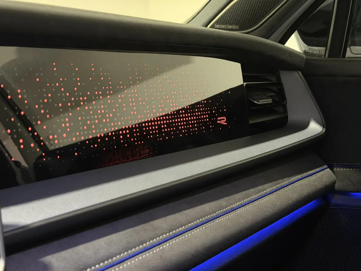 1.5 eHybrid R-Line Edition | Trekhaak | H&K Audio | Luxe Leder | Panoramadak | Stoel ventilatie