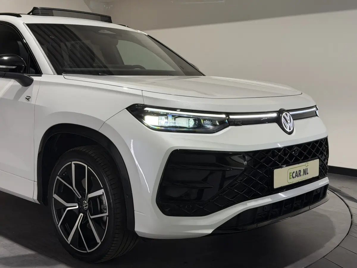 1.5 eHybrid R-Line Edition | Trekhaak | H&K Audio | Luxe Leder | Panoramadak | Stoel ventilatie