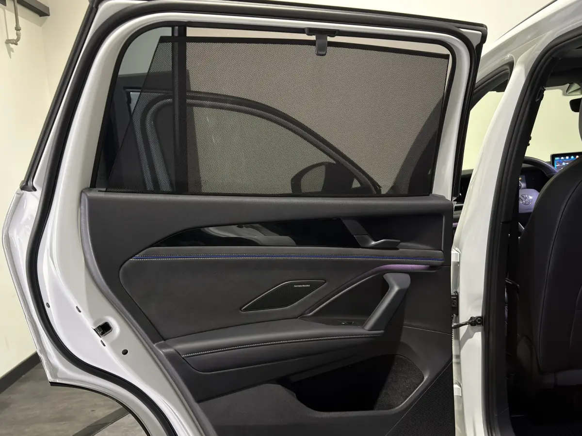 1.5 eHybrid R-Line Edition | Trekhaak | H&K Audio | Luxe Leder | Panoramadak | Stoel ventilatie
