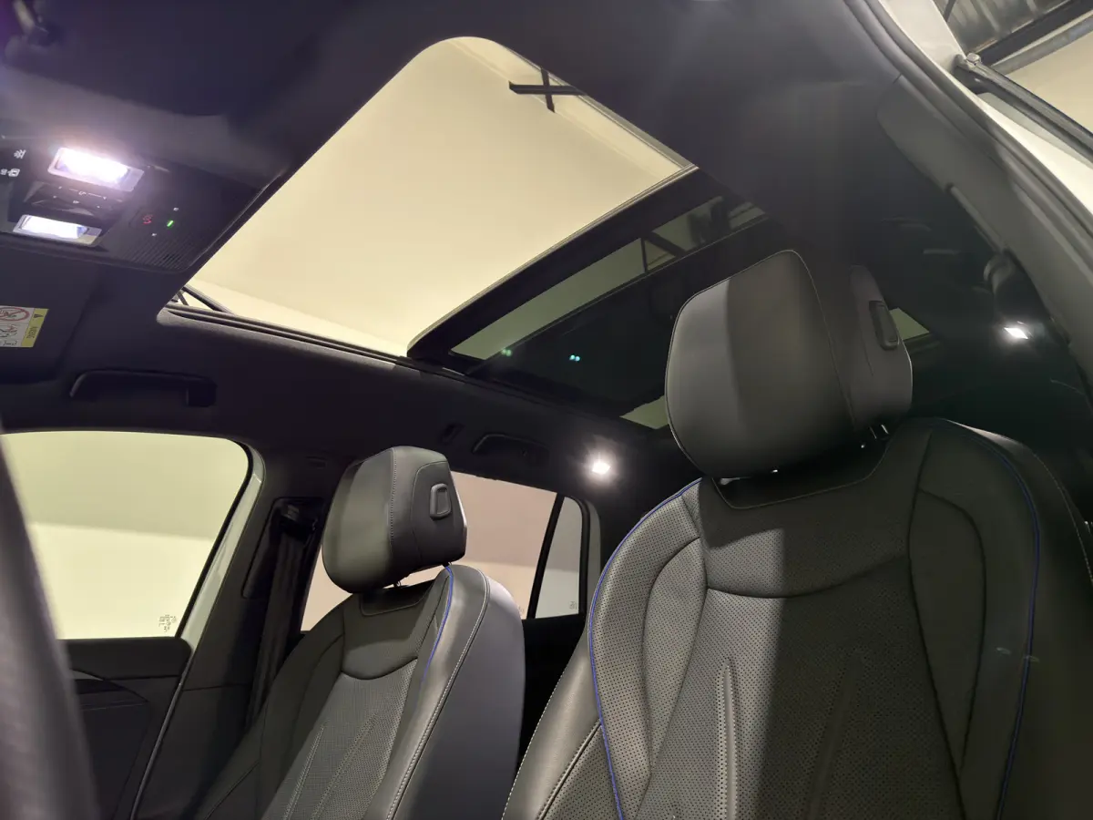 1.5 eHybrid R-Line Edition | Trekhaak | H&K Audio | Luxe Leder | Panoramadak | Stoel ventilatie