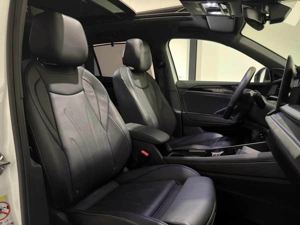 1.5 eHybrid R-Line Edition | Trekhaak | H&K Audio | Luxe Leder | Panoramadak | Stoel ventilatie