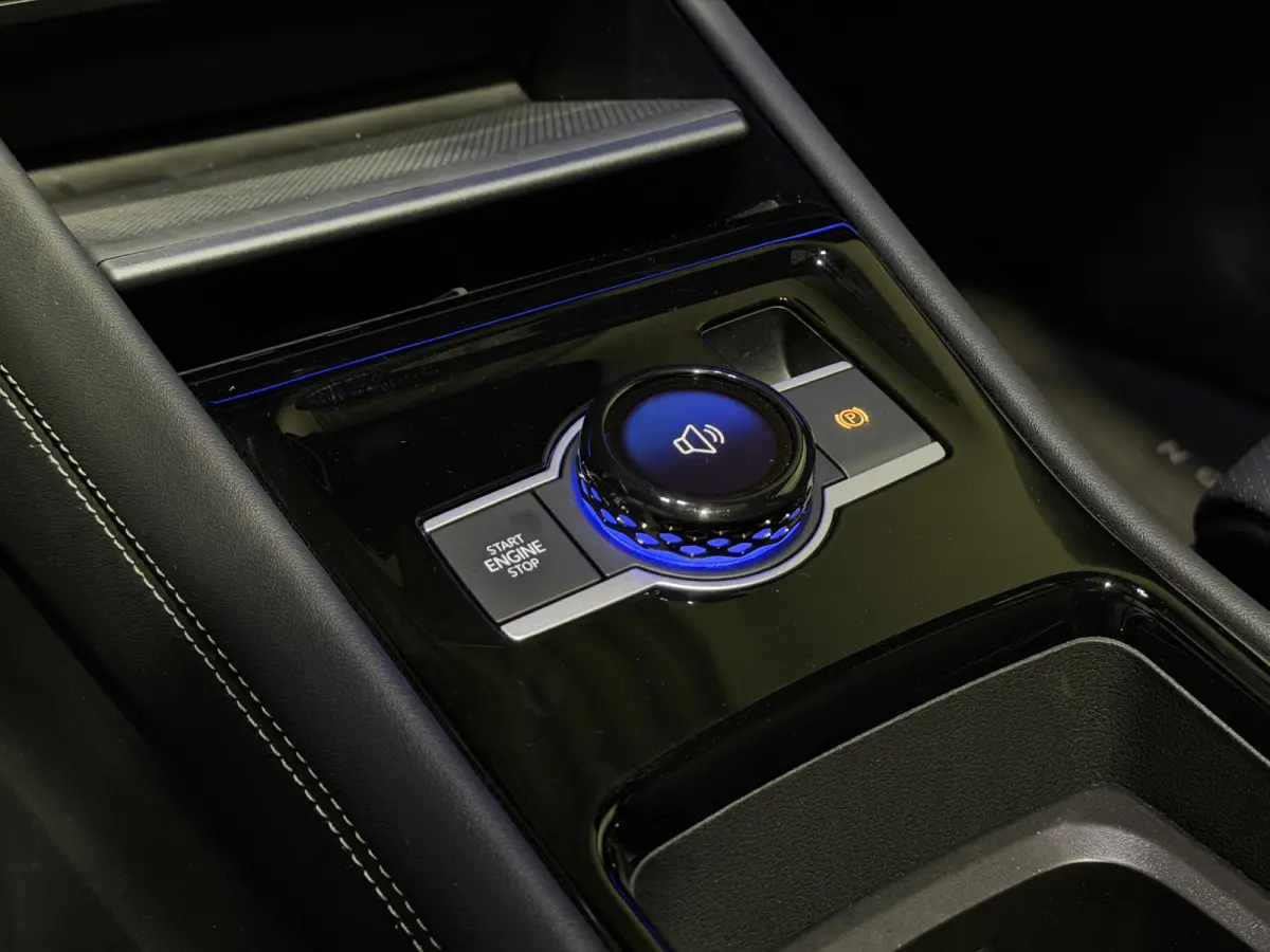 1.5 eHybrid R-Line Edition | Trekhaak | H&K Audio | Luxe Leder | Panoramadak | Stoel ventilatie
