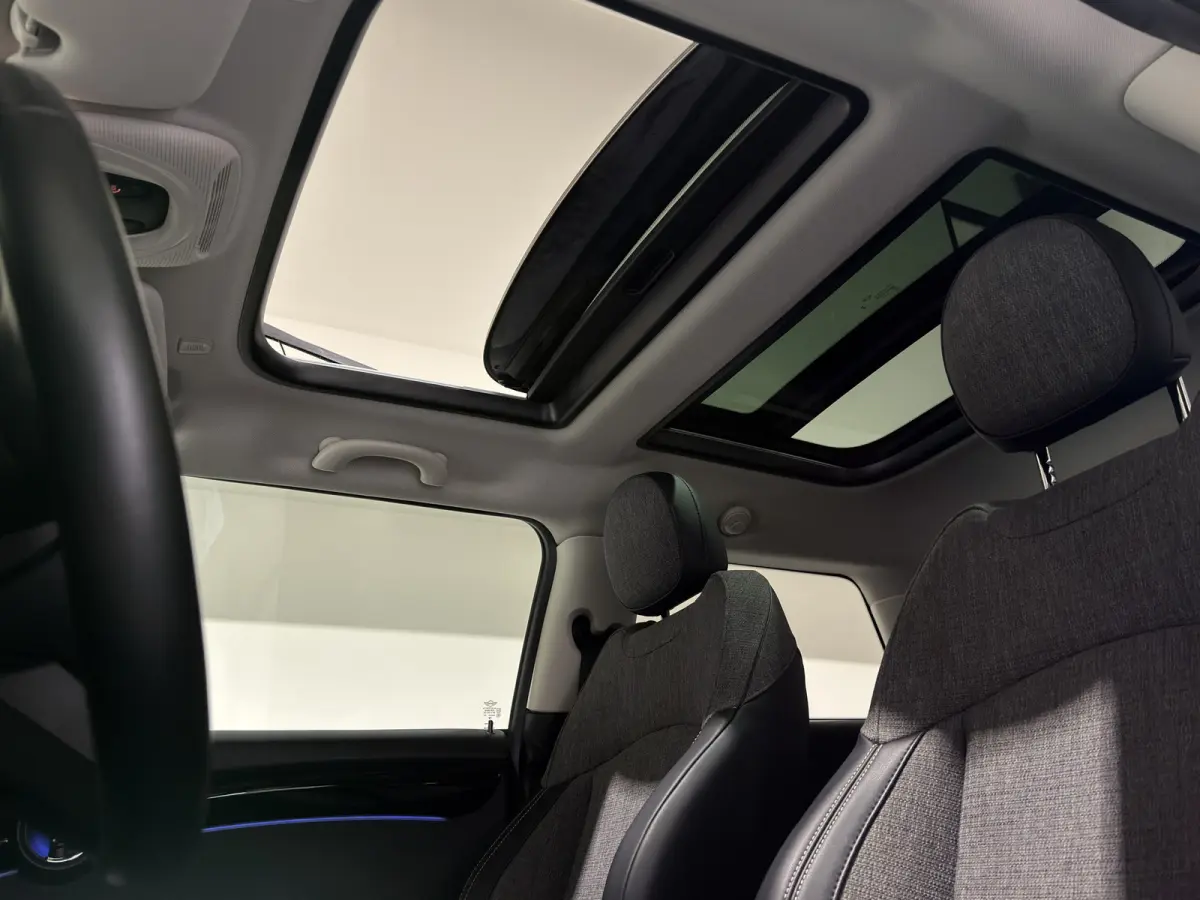 MINI Yours 33 kWh | SOH 95,3% | Panoramadak | Voorstoelen verwarmd | Apple CarPlay - Android Auto