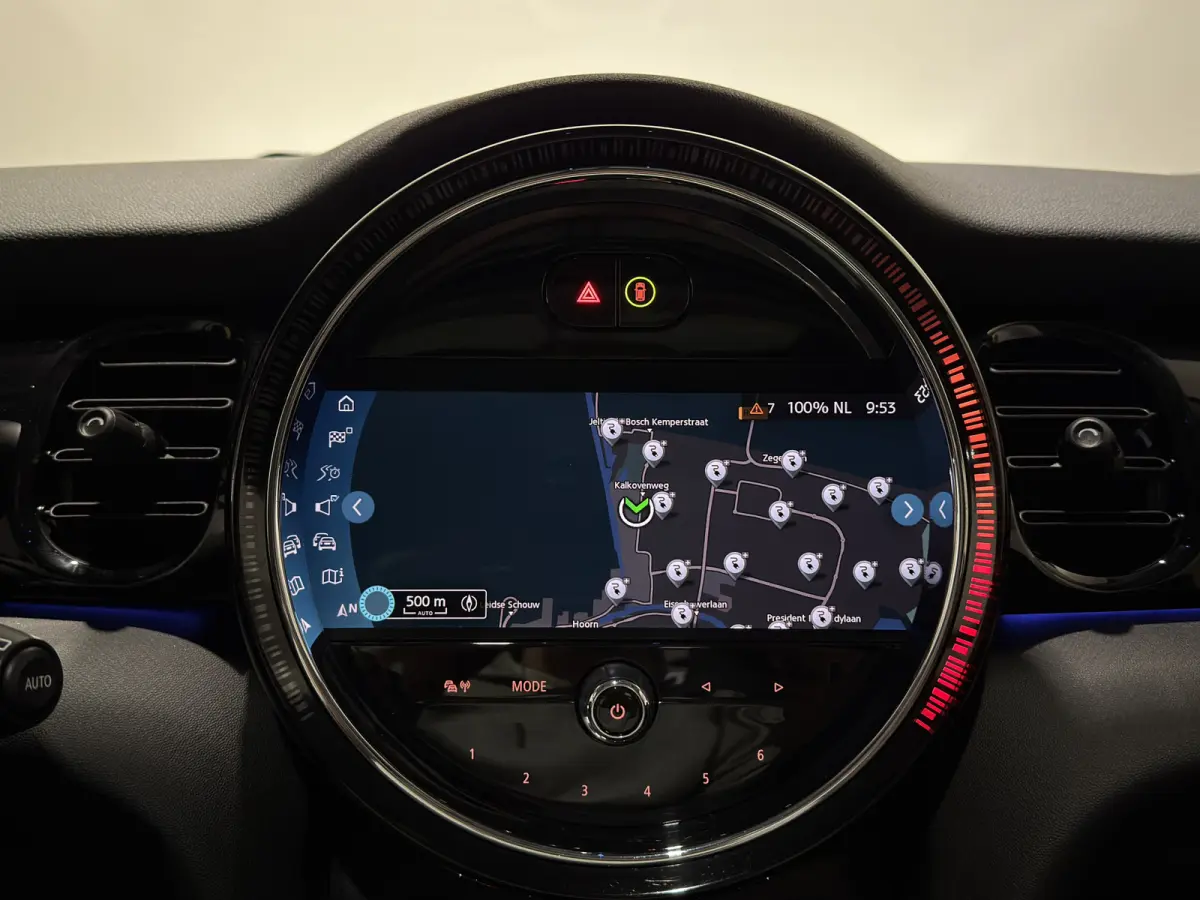 MINI Yours 33 kWh | SOH 95,3% | Panoramadak | Voorstoelen verwarmd | Apple CarPlay - Android Auto