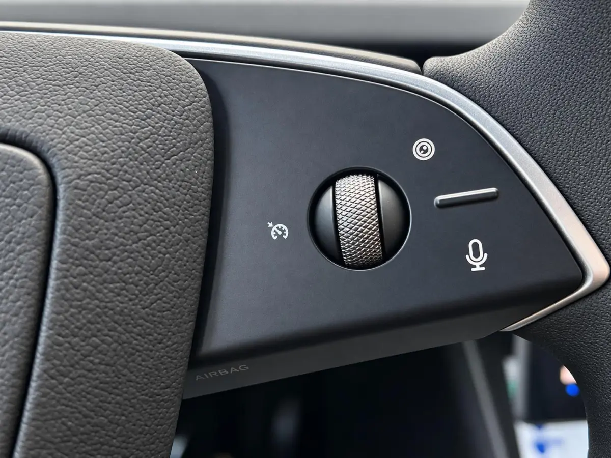 Standard RWD 58 kWh Panoramadak Navigatie Camera Adaptive Cruise Control Stoel- en stuurverwarming Dodehoekdetectie Elektrische achterklep Full Led Climate Control