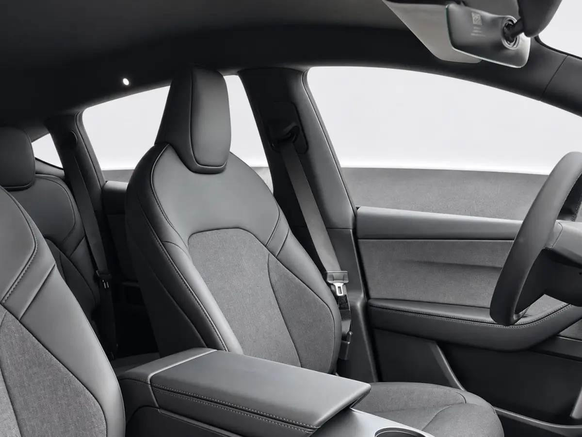 Standard RWD 58 kWh Panoramadak Navigatie Camera Adaptive Cruise Control Stoel- en stuurverwarming Dodehoekdetectie Elektrische achterklep Full Led Climate Control