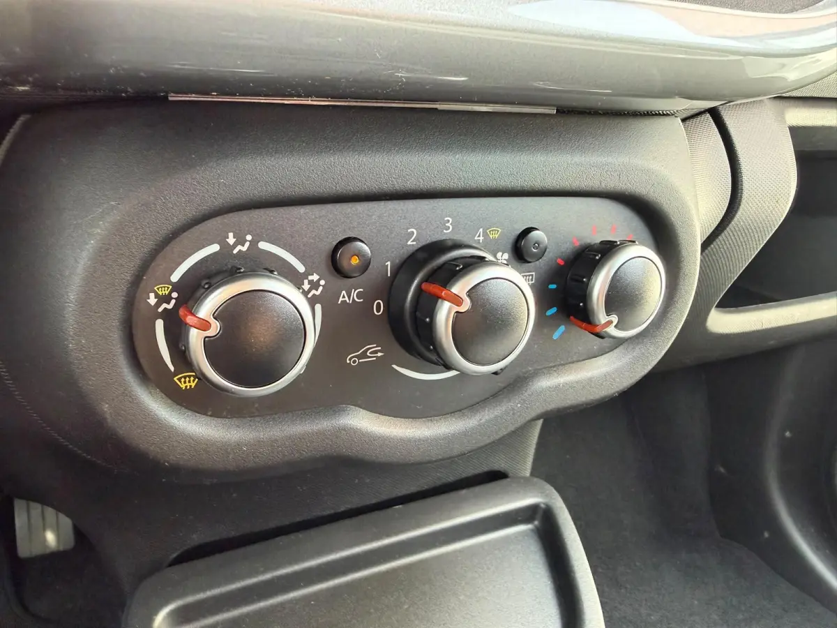 1.0 SCe Limited | AUTOMAAT | CRUISE | AIRCO | LMV | PRIVACY GLASS |