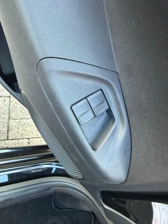 1.0 VTi Feel | 2E EIGENAAR | 82.229 KM | CARPLAY | CAMERA | AIRCO | PRIVACY GLASS |