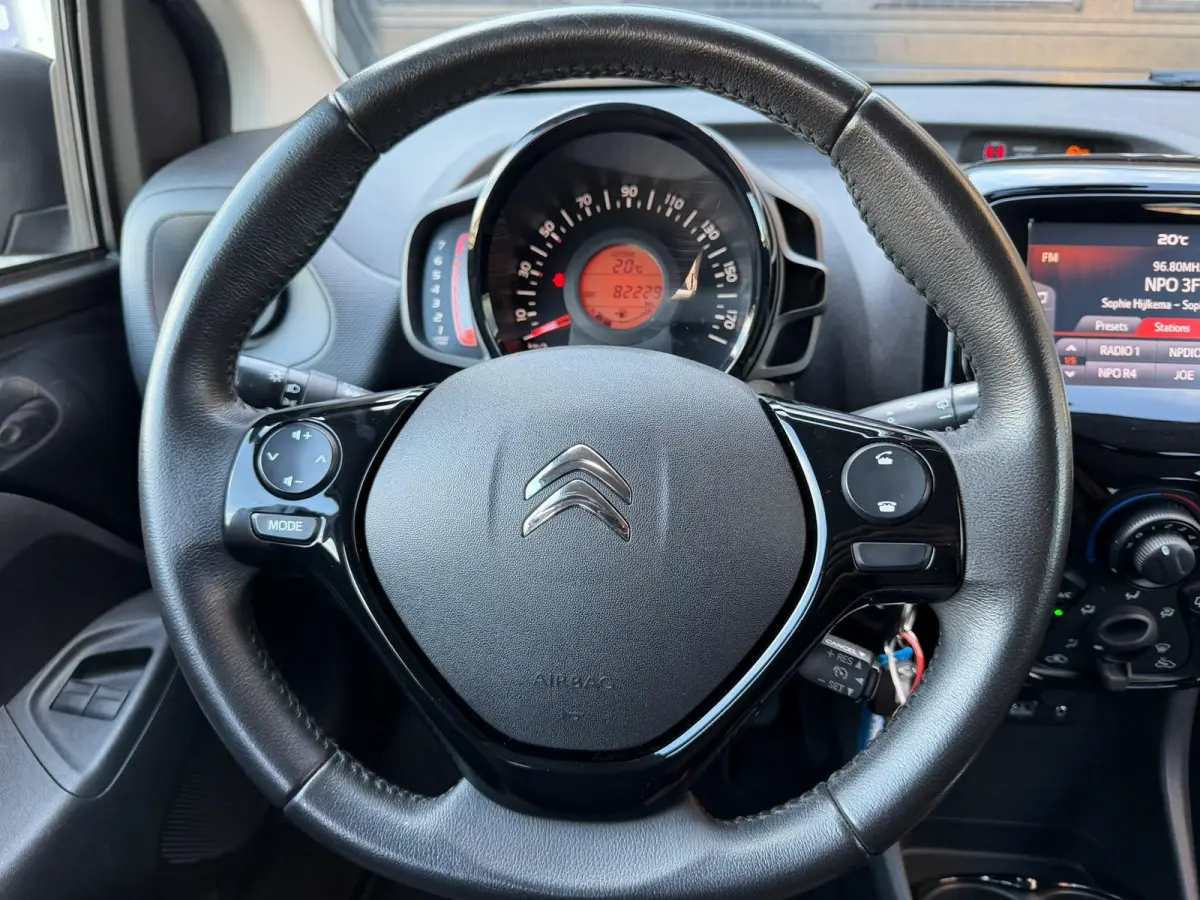 1.0 VTi Feel | 2E EIGENAAR | 82.229 KM | CARPLAY | CAMERA | AIRCO | PRIVACY GLASS |