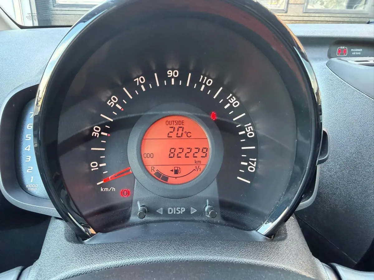 1.0 VTi Feel | 2E EIGENAAR | 82.229 KM | CARPLAY | CAMERA | AIRCO | PRIVACY GLASS |