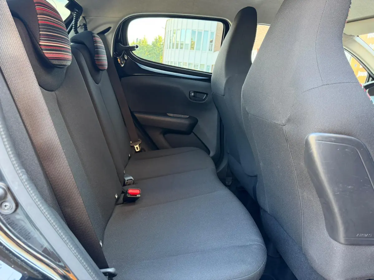 1.0 VTi Feel | 2E EIGENAAR | 82.229 KM | CARPLAY | CAMERA | AIRCO | PRIVACY GLASS |