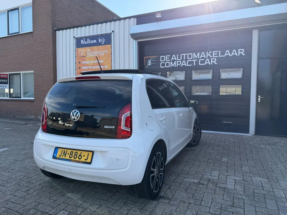 Up! 1.0 high up! BlueMotion | 2E EIGENAAR | 62.294 KM | PANO | FENDER | CRUISE |