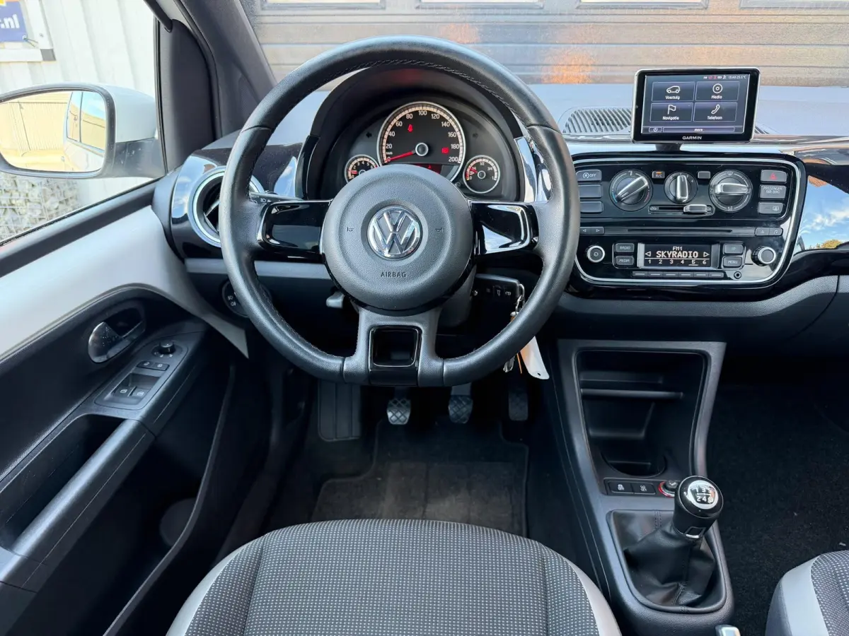 Up! 1.0 high up! BlueMotion | 2E EIGENAAR | 62.294 KM | PANO | FENDER | CRUISE |