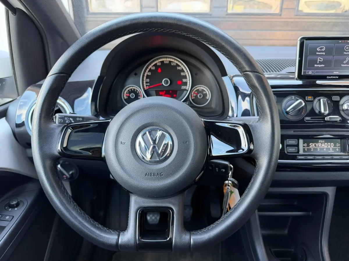 Up! 1.0 high up! BlueMotion | 2E EIGENAAR | 62.294 KM | PANO | FENDER | CRUISE |