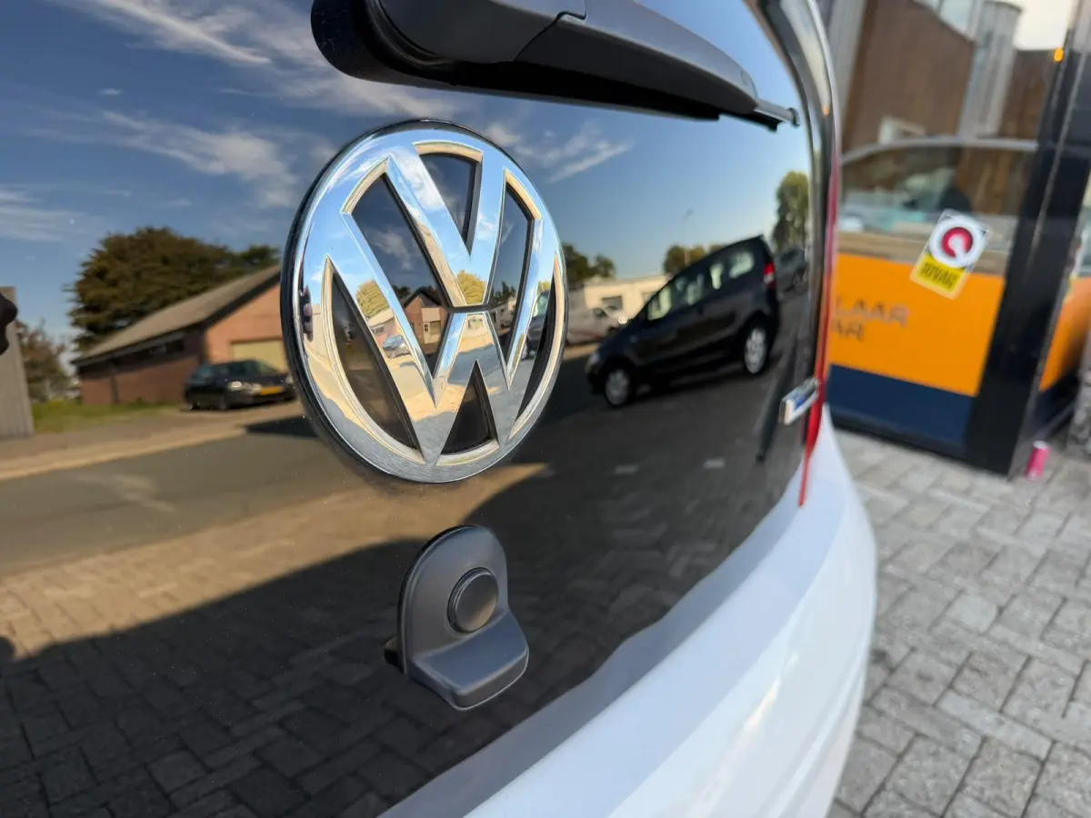 Up! 1.0 high up! BlueMotion | 2E EIGENAAR | 62.294 KM | PANO | FENDER | CRUISE |