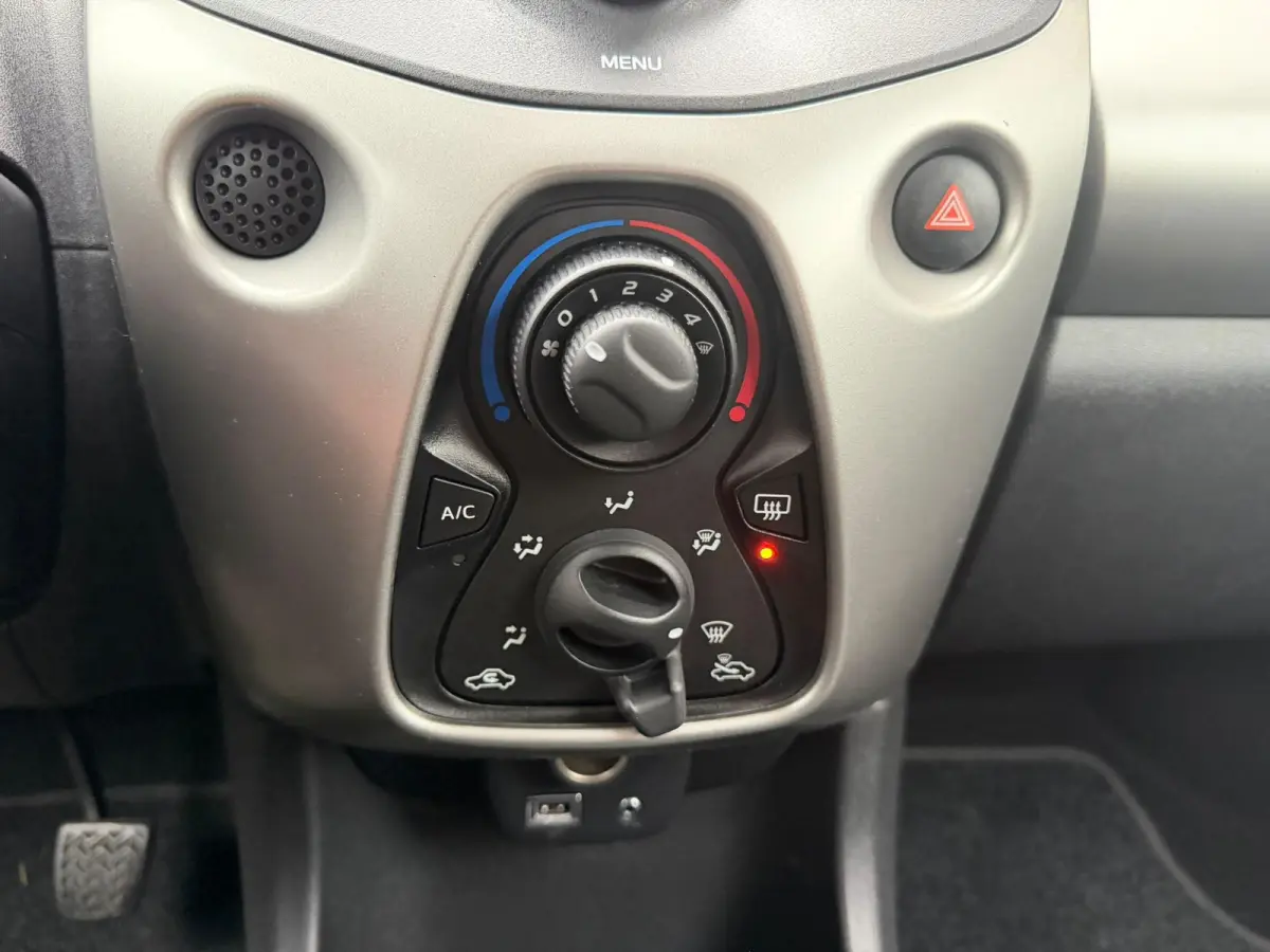 1.0 VTi Active | SLECHTS 61.608 KM | AUTOMAAT | AIRCO | ELEK.PAKKET | ANDROID UPGRADE MOGELIJK |