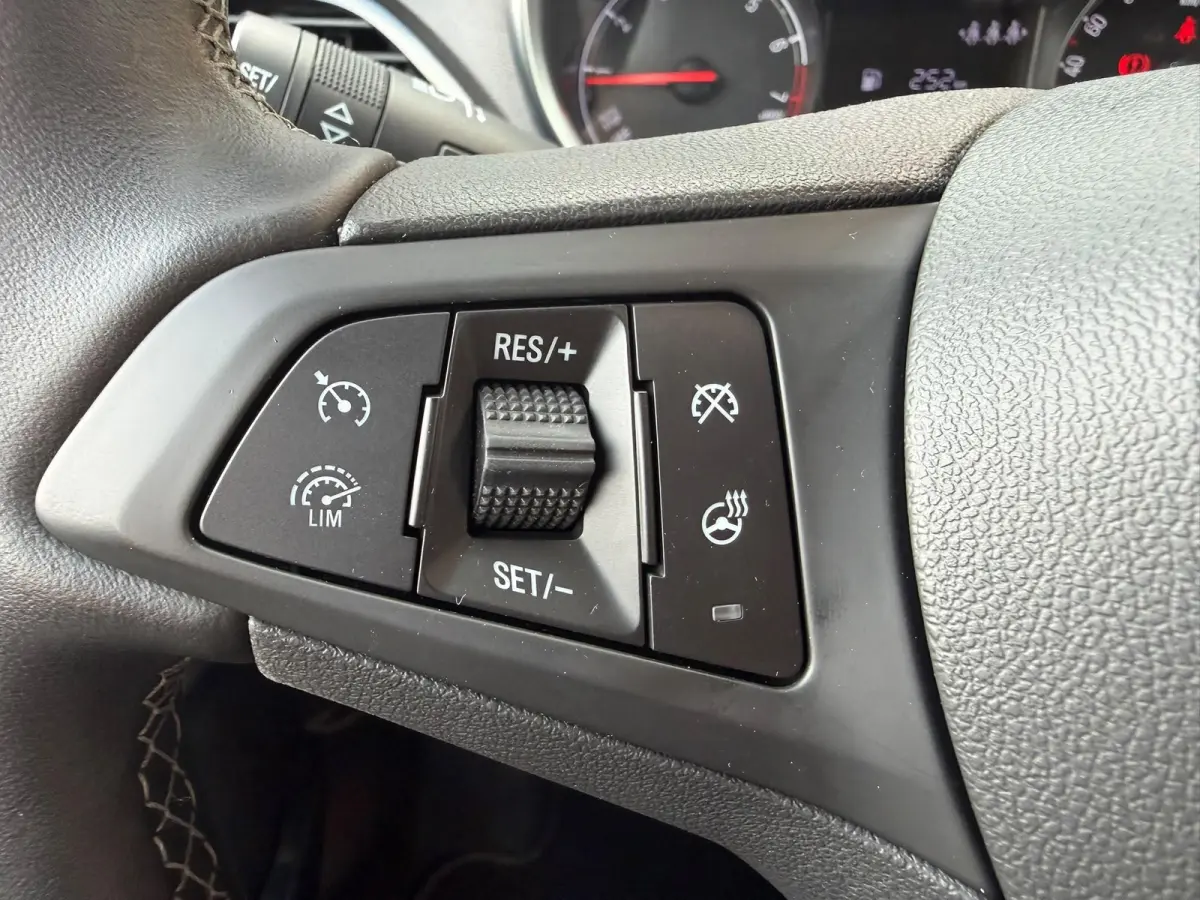 1.0 ecoFLEX Innovation | 1E EIGENAAR | 49.923 KM | CARPLAY | STOELVERW. | CLIMATE |