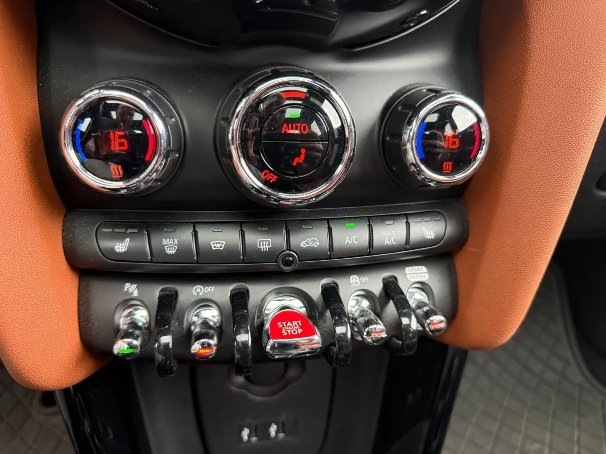 Mini 2.0 John Works Chili | 1E EIGENAAR | 3/6/12MND GARANTIE | 230PK | PANO | ACC | CARPLAY | LED | HEAD-UP | NAVI | DAB |