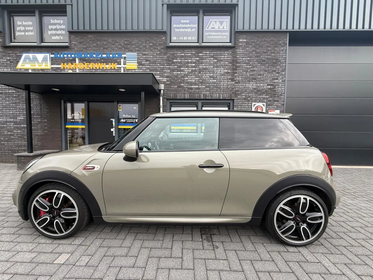 Mini 2.0 John Works Chili | 1E EIGENAAR | 3/6/12MND GARANTIE | 230PK | PANO | ACC | CARPLAY | LED | HEAD-UP | NAVI | DAB |