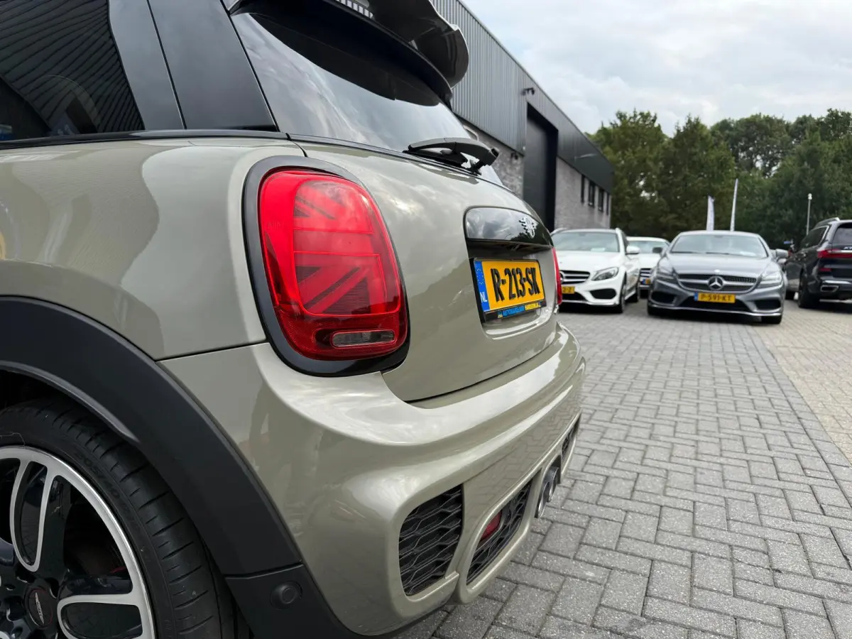 Mini 2.0 John Works Chili | 1E EIGENAAR | 3/6/12MND GARANTIE | 230PK | PANO | ACC | CARPLAY | LED | HEAD-UP | NAVI | DAB |