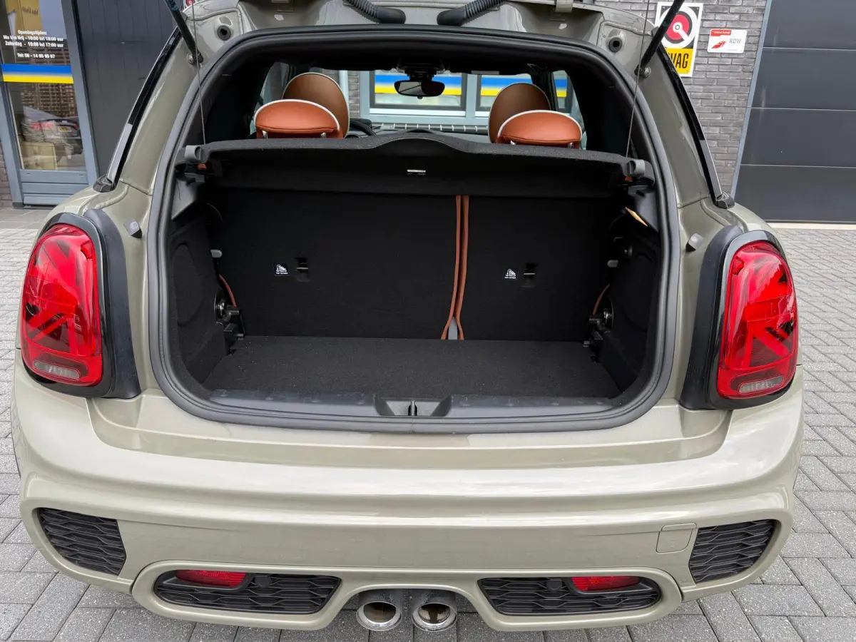 Mini 2.0 John Works Chili | 1E EIGENAAR | 3/6/12MND GARANTIE | 230PK | PANO | ACC | CARPLAY | LED | HEAD-UP | NAVI | DAB |