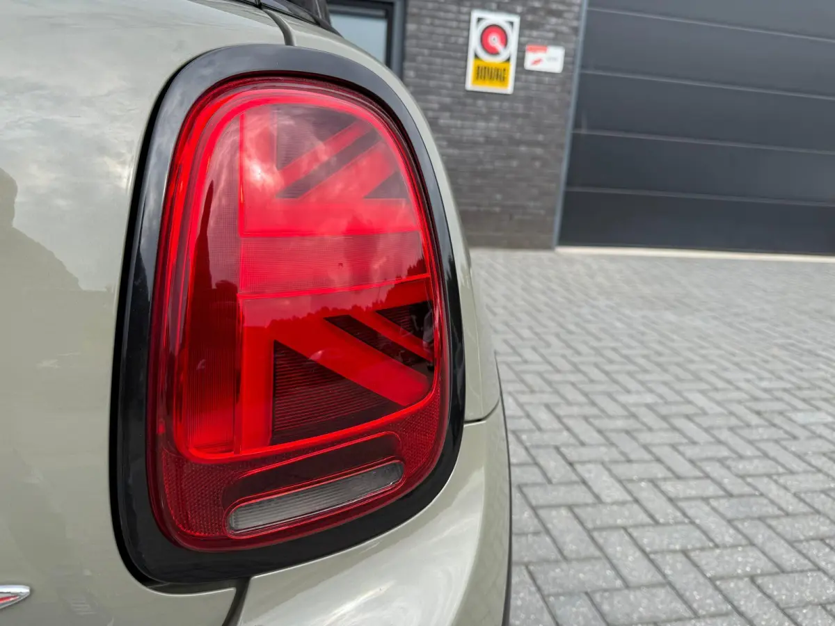Mini 2.0 John Works Chili | 1E EIGENAAR | 3/6/12MND GARANTIE | 230PK | PANO | ACC | CARPLAY | LED | HEAD-UP | NAVI | DAB |