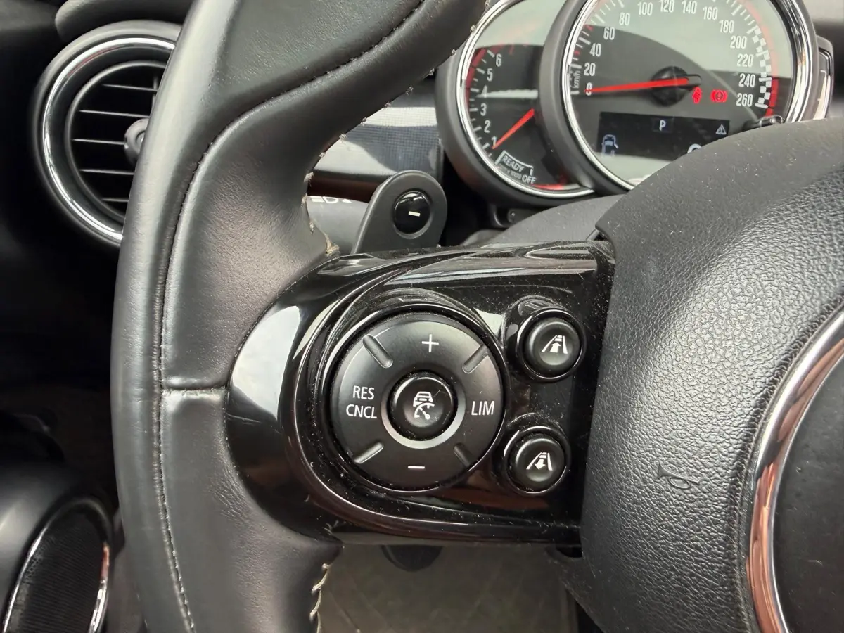 Mini 2.0 John Works Chili | 1E EIGENAAR | 3/6/12MND GARANTIE | 230PK | PANO | ACC | CARPLAY | LED | HEAD-UP | NAVI | DAB |