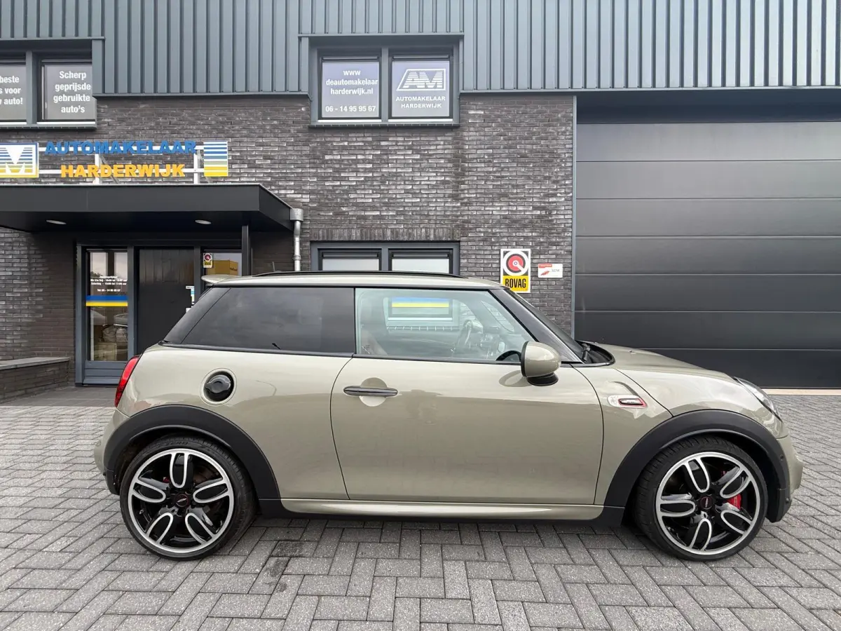 Mini 2.0 John Works Chili | 1E EIGENAAR | 3/6/12MND GARANTIE | 230PK | PANO | ACC | CARPLAY | LED | HEAD-UP | NAVI | DAB |
