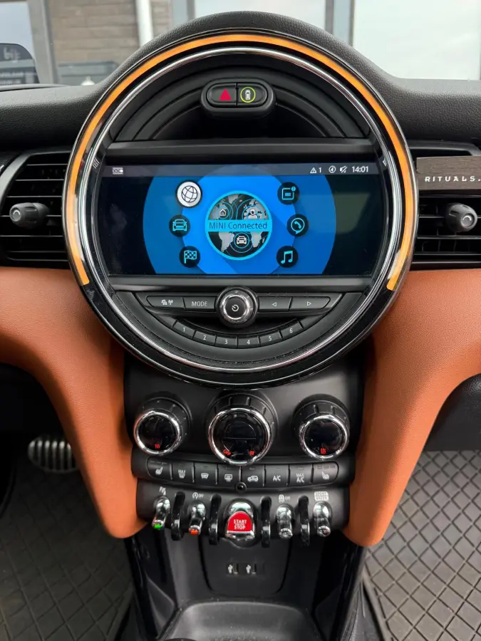 Mini 2.0 John Works Chili | 1E EIGENAAR | 3/6/12MND GARANTIE | 230PK | PANO | ACC | CARPLAY | LED | HEAD-UP | NAVI | DAB |