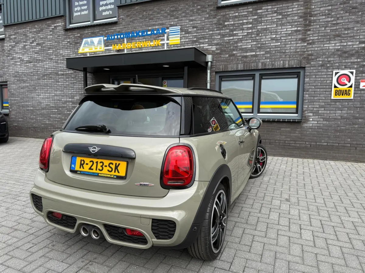 Mini 2.0 John Works Chili | 1E EIGENAAR | 3/6/12MND GARANTIE | 230PK | PANO | ACC | CARPLAY | LED | HEAD-UP | NAVI | DAB |
