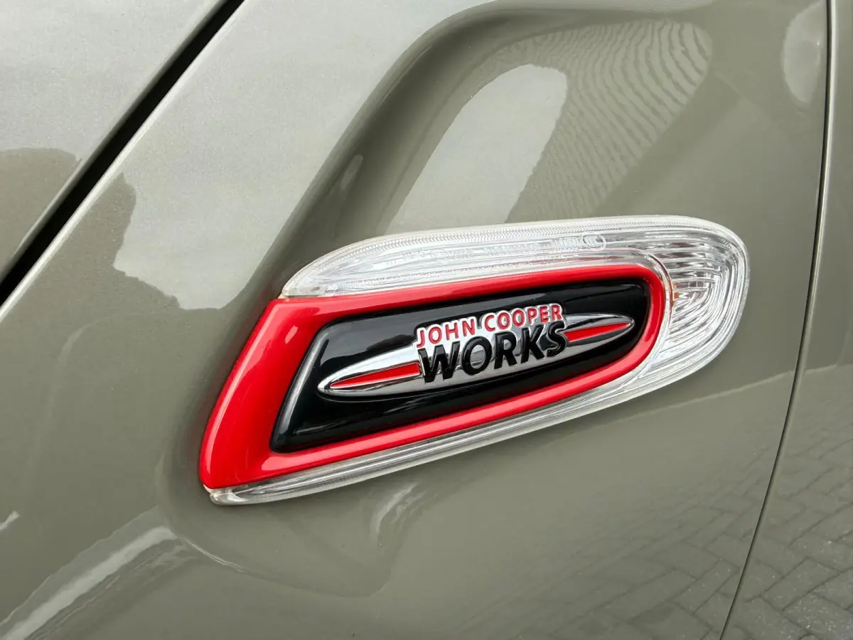Mini 2.0 John Works Chili | 1E EIGENAAR | 3/6/12MND GARANTIE | 230PK | PANO | ACC | CARPLAY | LED | HEAD-UP | NAVI | DAB |