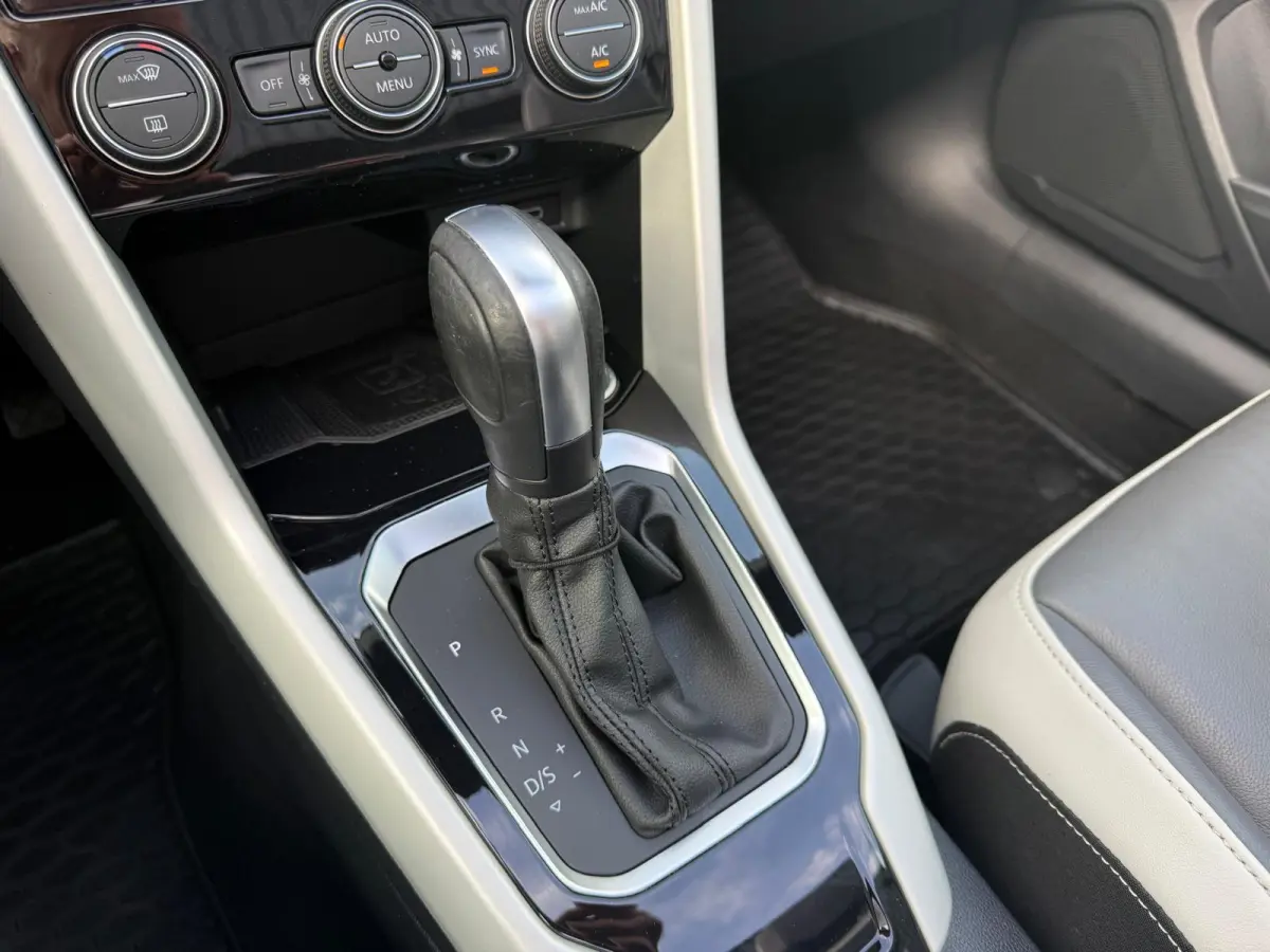 1.5 TSI Style | 2E EIGENAAR | 3/6/12 MND GARANTIE | AUTOMAAT | DIGITAL DASH | ACC | LED | CARPLAY | DAB | STOEL/STUUR VERW. |