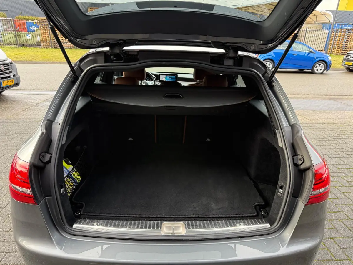 180 Business Solution AMG | 1E EIGENAAR | 3/6/12MND GARANTIE | DAB | LED | AUTOMAAT | LEDER | CRUISE | SFEERVERLICHTING |