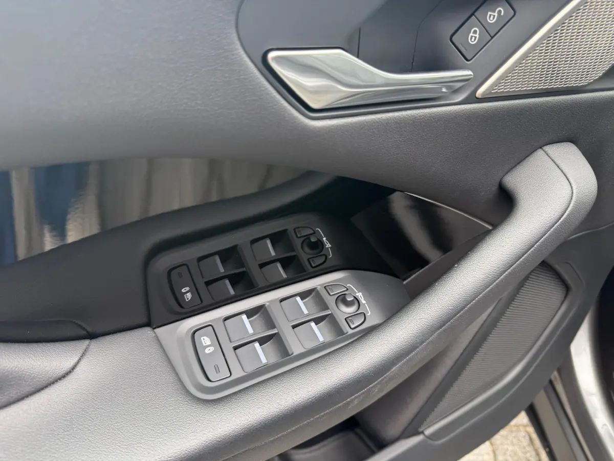EV400 Business Edition S 90 kWh | 1E EIGENAAR | 3/6/12 MND GARANTIE | SOH 92% | DAB | CARPLAY | LED | PANO| CRUISE | STOELVERW. |