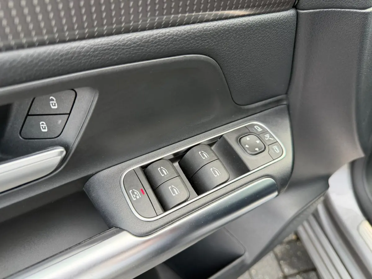 180 Business Solution AMG | 1E EIGENAAR | 3/6/12MND GARANTIE | LEDER | LED | AUTOMAAT | DAB | CARPLAY | CRUISE | CLIMA | STOELVERWM. |