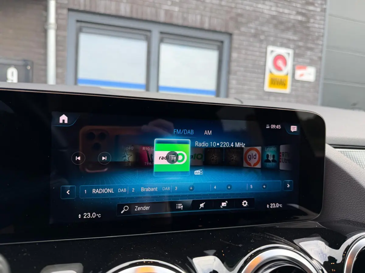 180 Business Solution AMG | 1E EIGENAAR | 3/6/12MND GARANTIE | LEDER | LED | AUTOMAAT | DAB | CARPLAY | CRUISE | CLIMA | STOELVERWM. |