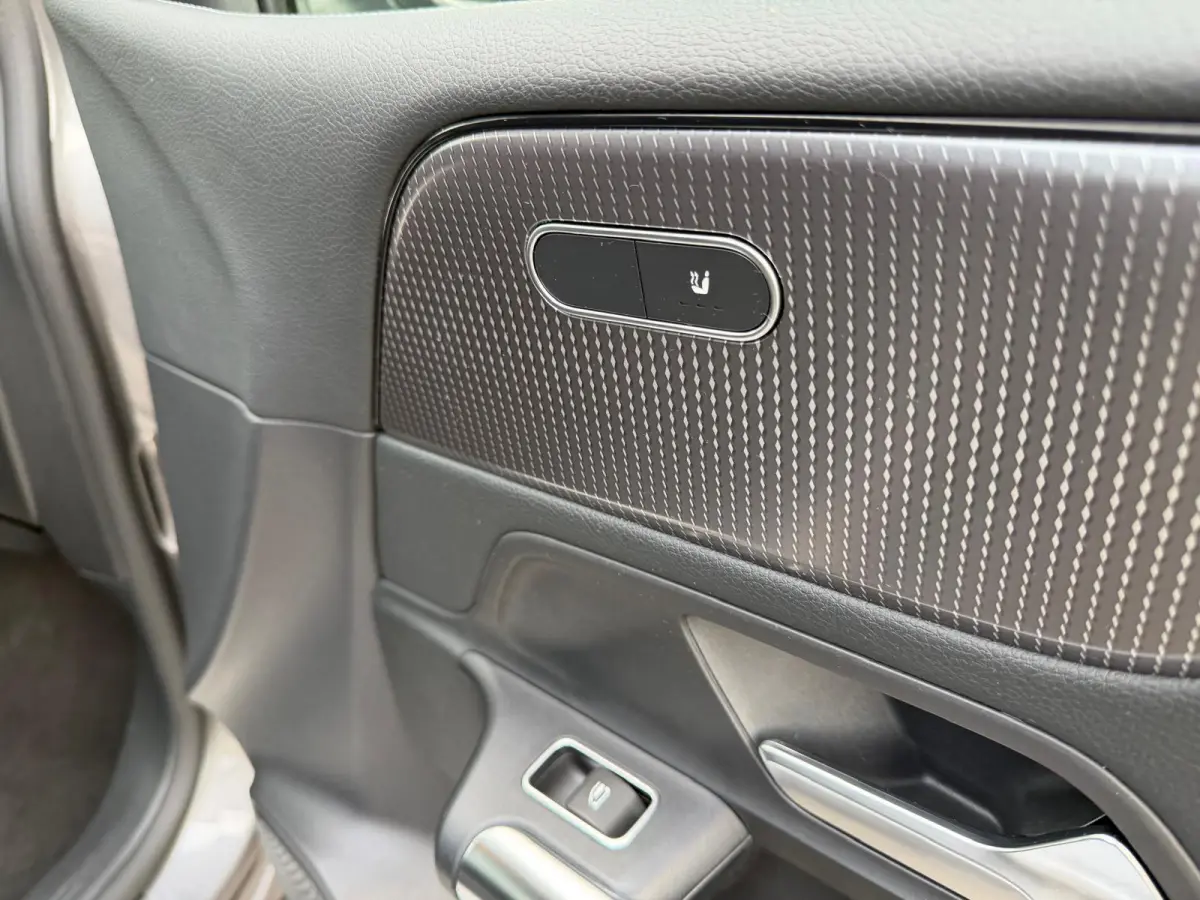 180 Business Solution AMG | 1E EIGENAAR | 3/6/12MND GARANTIE | LEDER | LED | AUTOMAAT | DAB | CARPLAY | CRUISE | CLIMA | STOELVERWM. |