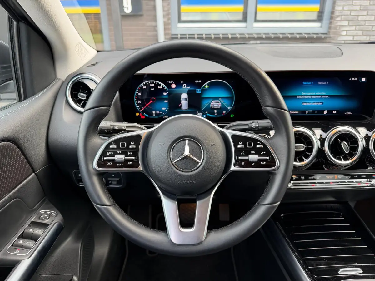 180 Business Solution AMG | 1E EIGENAAR | 3/6/12MND GARANTIE | LEDER | LED | AUTOMAAT | DAB | CARPLAY | CRUISE | CLIMA | STOELVERWM. |