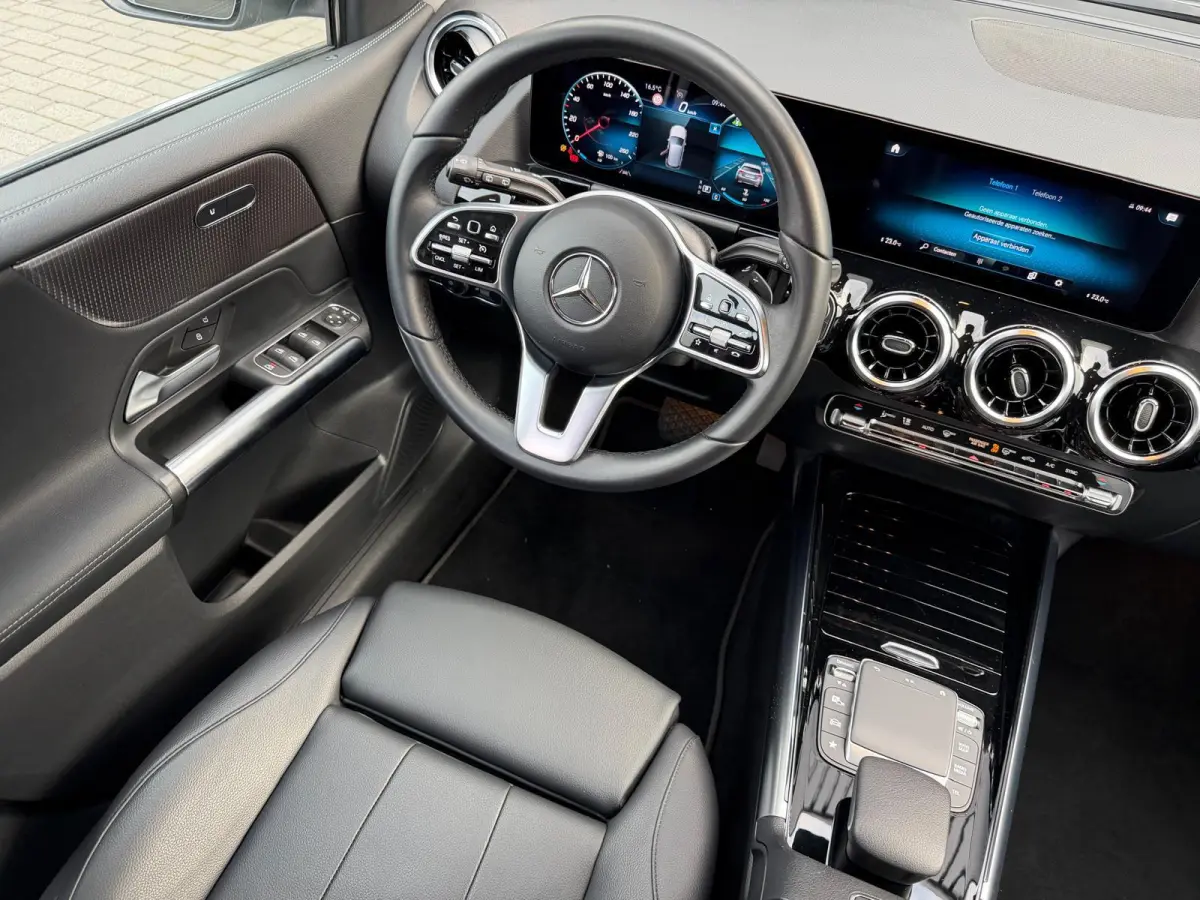 180 Business Solution AMG | 1E EIGENAAR | 3/6/12MND GARANTIE | LEDER | LED | AUTOMAAT | DAB | CARPLAY | CRUISE | CLIMA | STOELVERWM. |