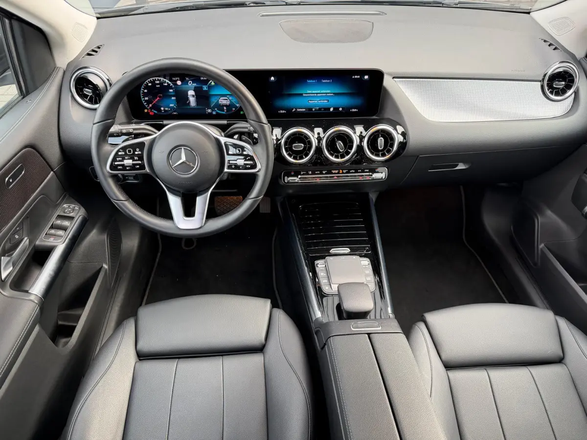 180 Business Solution AMG | 1E EIGENAAR | 3/6/12MND GARANTIE | LEDER | LED | AUTOMAAT | DAB | CARPLAY | CRUISE | CLIMA | STOELVERWM. |