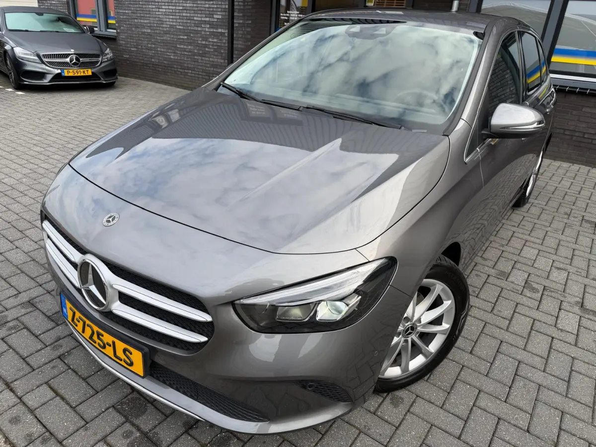 180 Business Solution AMG | 1E EIGENAAR | 3/6/12MND GARANTIE | LEDER | LED | AUTOMAAT | DAB | CARPLAY | CRUISE | CLIMA | STOELVERWM. |