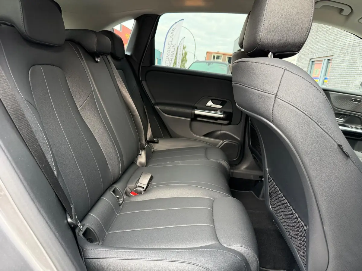180 Business Solution AMG | 1E EIGENAAR | 3/6/12MND GARANTIE | LEDER | LED | AUTOMAAT | DAB | CARPLAY | CRUISE | CLIMA | STOELVERWM. |