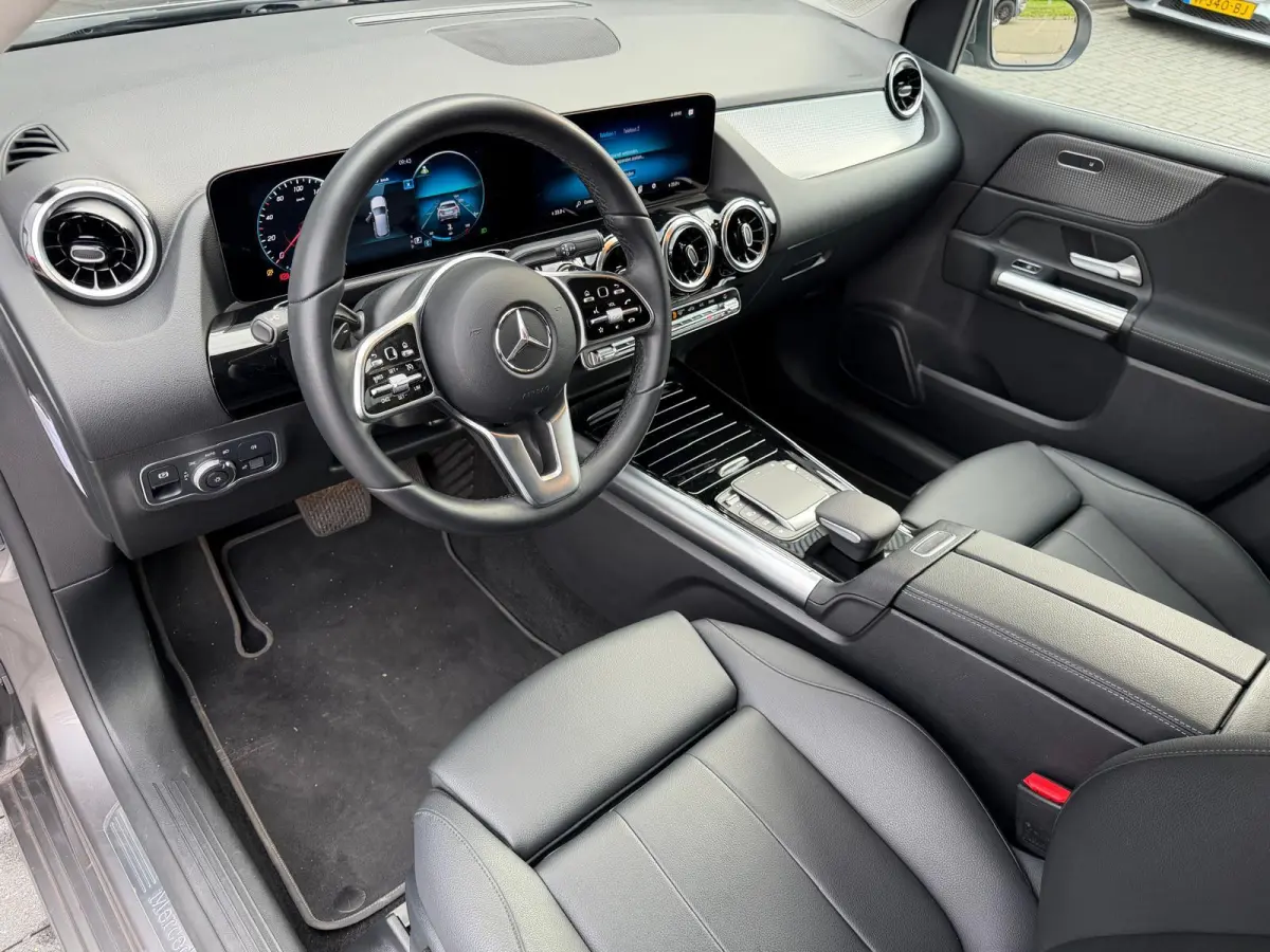 180 Business Solution AMG | 1E EIGENAAR | 3/6/12MND GARANTIE | LEDER | LED | AUTOMAAT | DAB | CARPLAY | CRUISE | CLIMA | STOELVERWM. |