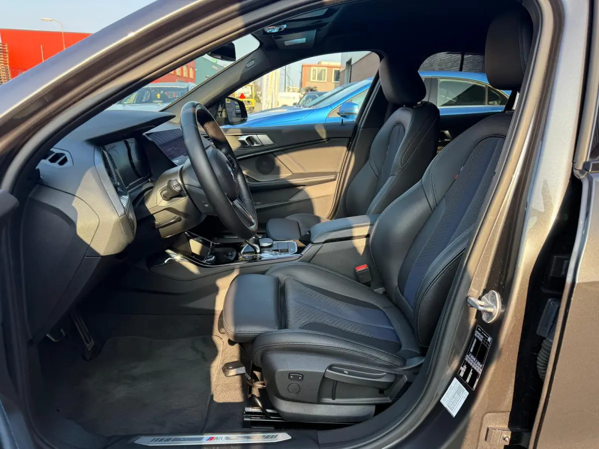 116d Executive | 1E EIGENAAR | 3/6/12MND GARANTIE | AUTOMAAT | LED | CARPLAY | SFEERVERLICHTING | CRUISE | AIRCO |