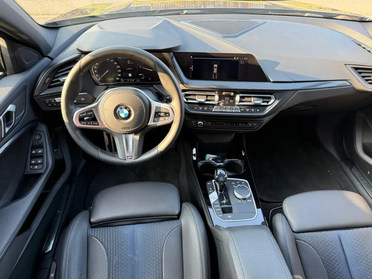 116d Executive | 1E EIGENAAR | 3/6/12MND GARANTIE | AUTOMAAT | LED | CARPLAY | SFEERVERLICHTING | CRUISE | AIRCO |