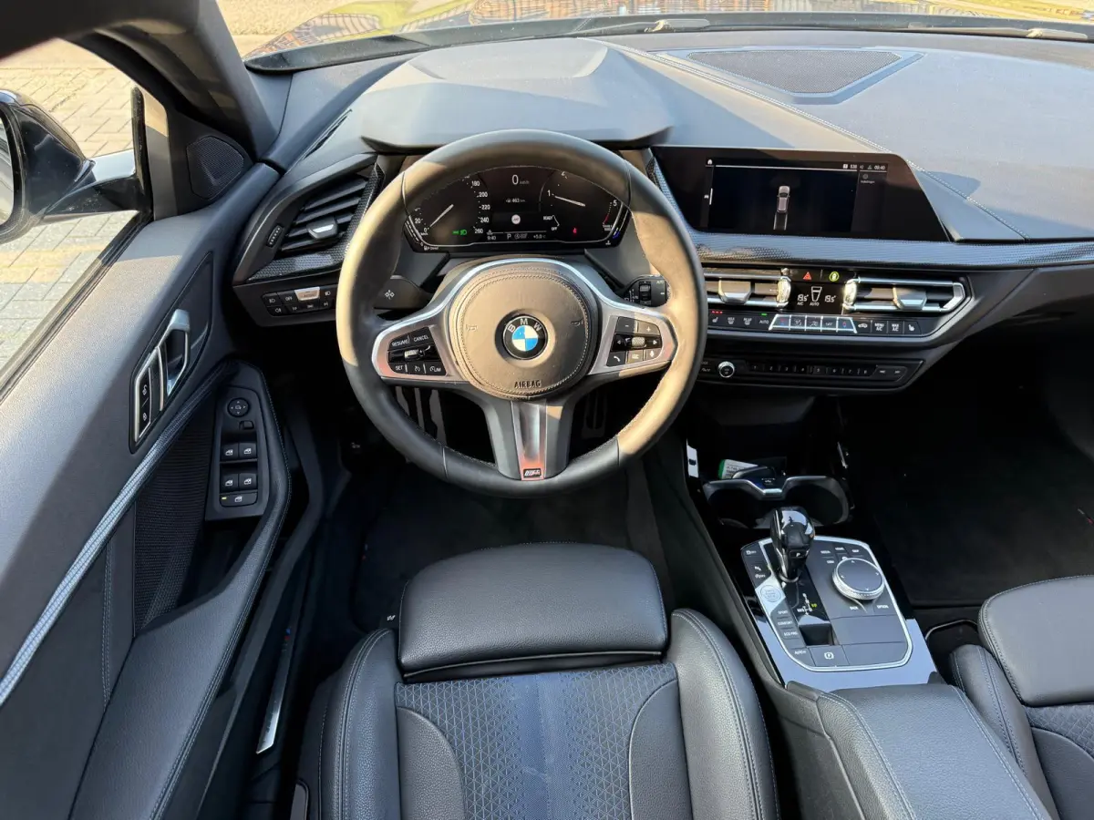 116d Executive | 1E EIGENAAR | 3/6/12MND GARANTIE | AUTOMAAT | LED | CARPLAY | SFEERVERLICHTING | CRUISE | AIRCO |