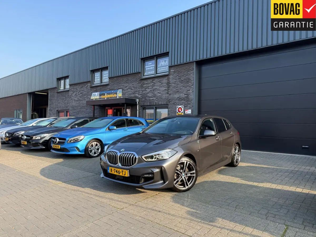 116d Executive | 1E EIGENAAR | 3/6/12MND GARANTIE | AUTOMAAT | LED | CARPLAY | SFEERVERLICHTING | CRUISE | AIRCO |