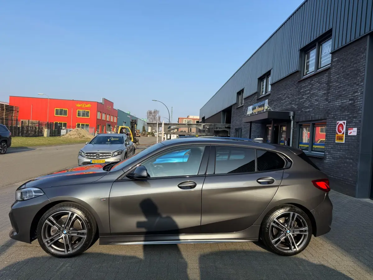 116d Executive | 1E EIGENAAR | 3/6/12MND GARANTIE | AUTOMAAT | LED | CARPLAY | SFEERVERLICHTING | CRUISE | AIRCO |