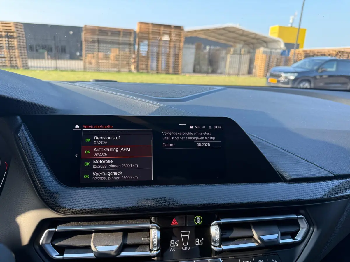 116d Executive | 1E EIGENAAR | 3/6/12MND GARANTIE | AUTOMAAT | LED | CARPLAY | SFEERVERLICHTING | CRUISE | AIRCO |