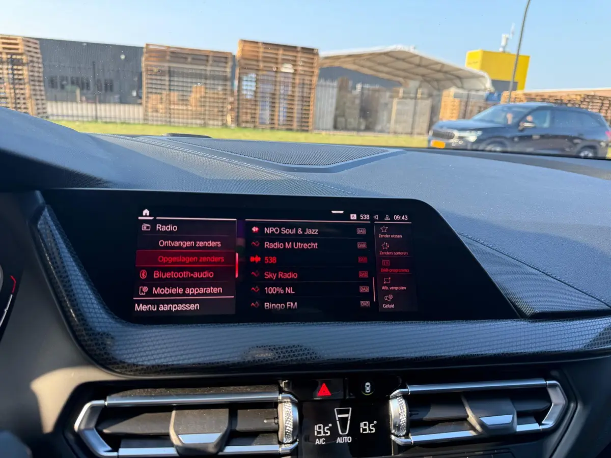 116d Executive | 1E EIGENAAR | 3/6/12MND GARANTIE | AUTOMAAT | LED | CARPLAY | SFEERVERLICHTING | CRUISE | AIRCO |